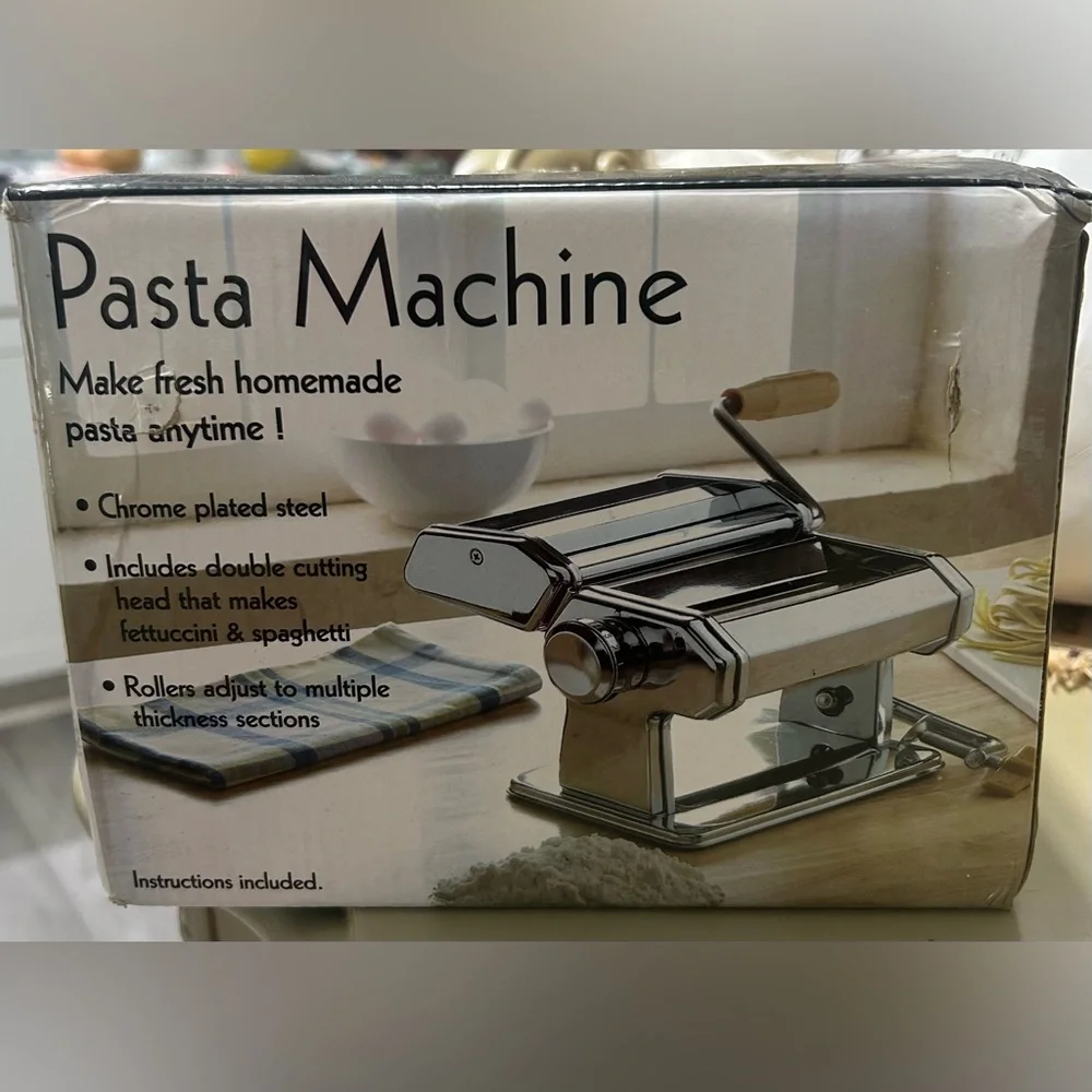 Chrome-Plated Pasta Maker with Wooden Handle - Silver